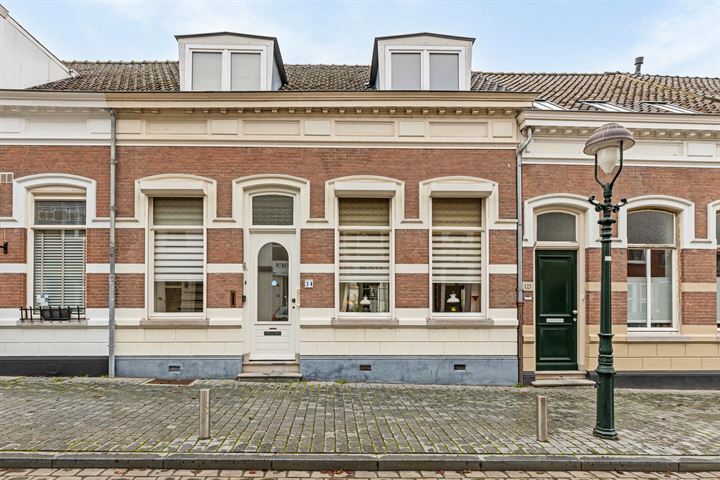 View photo 1 of Kloosterstraat 34