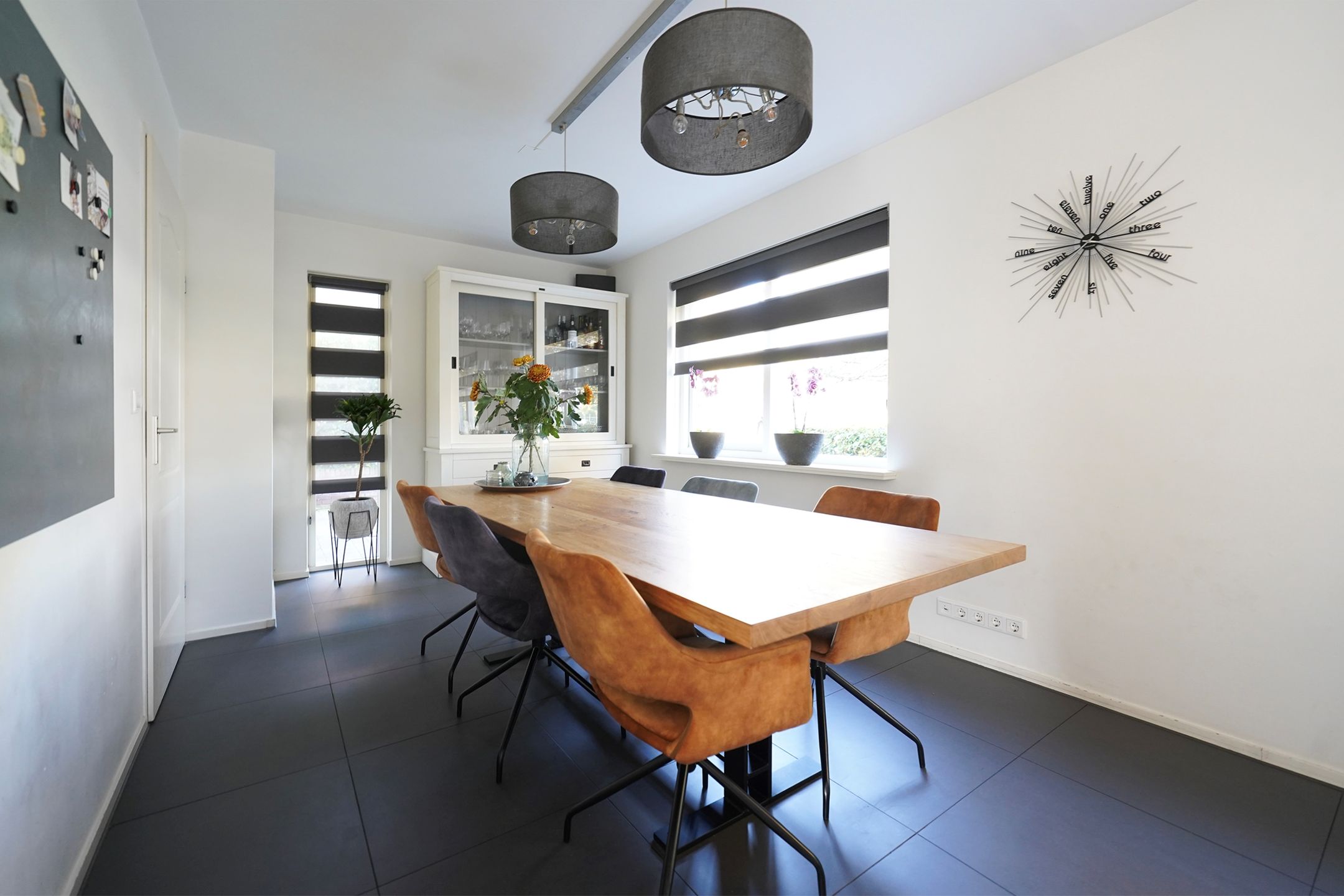 Foto 12 van Mennestraat 75