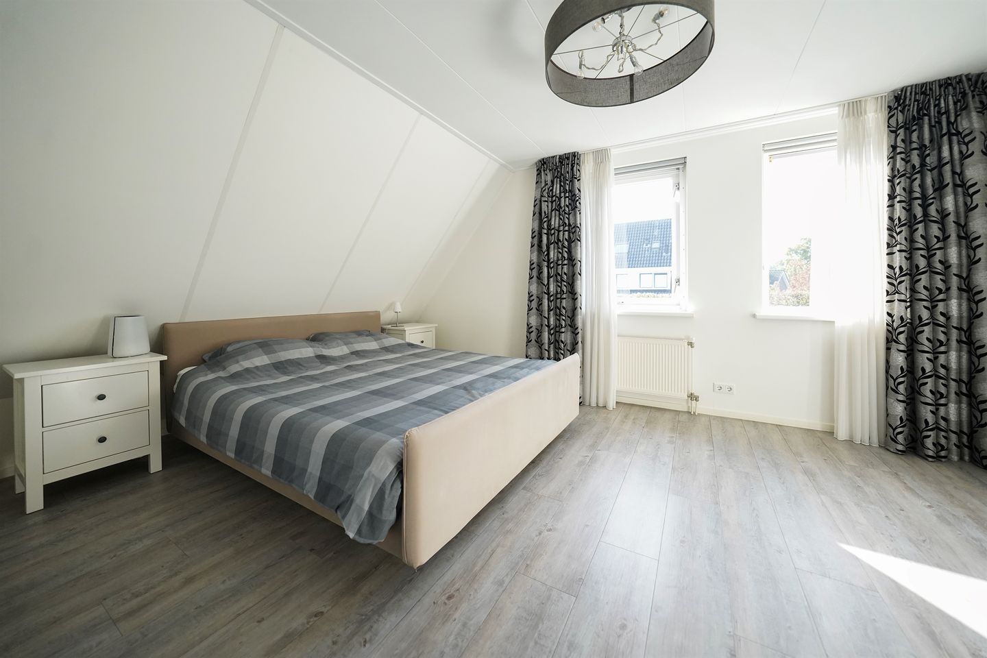 Foto 35 van Mennestraat 75