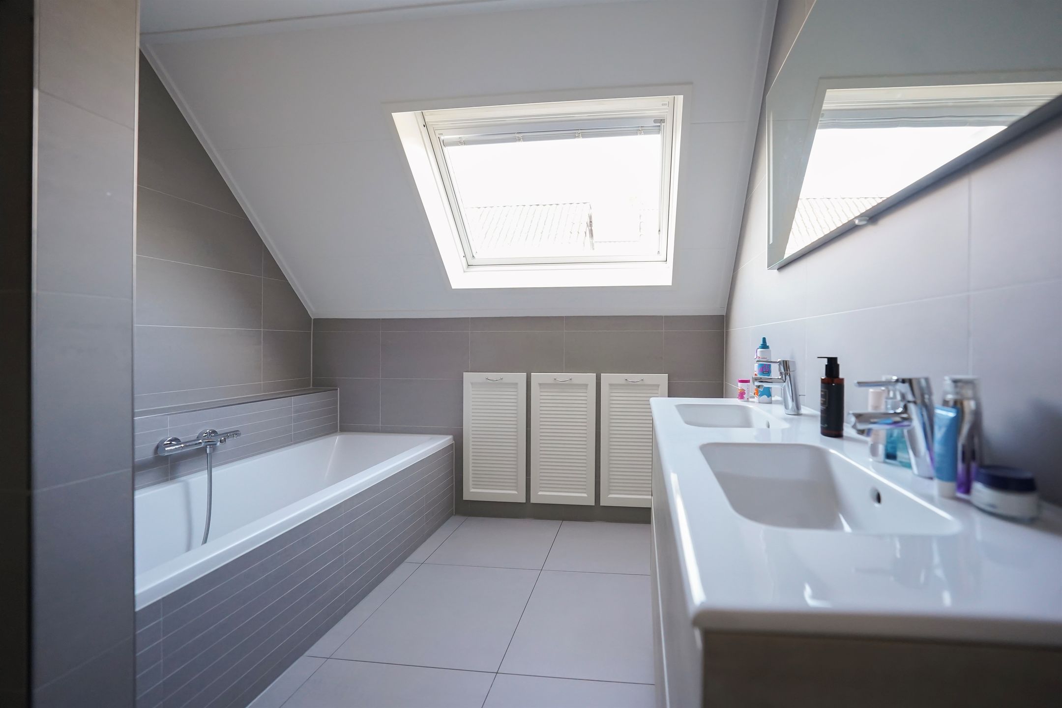 Foto 45 van Mennestraat 75