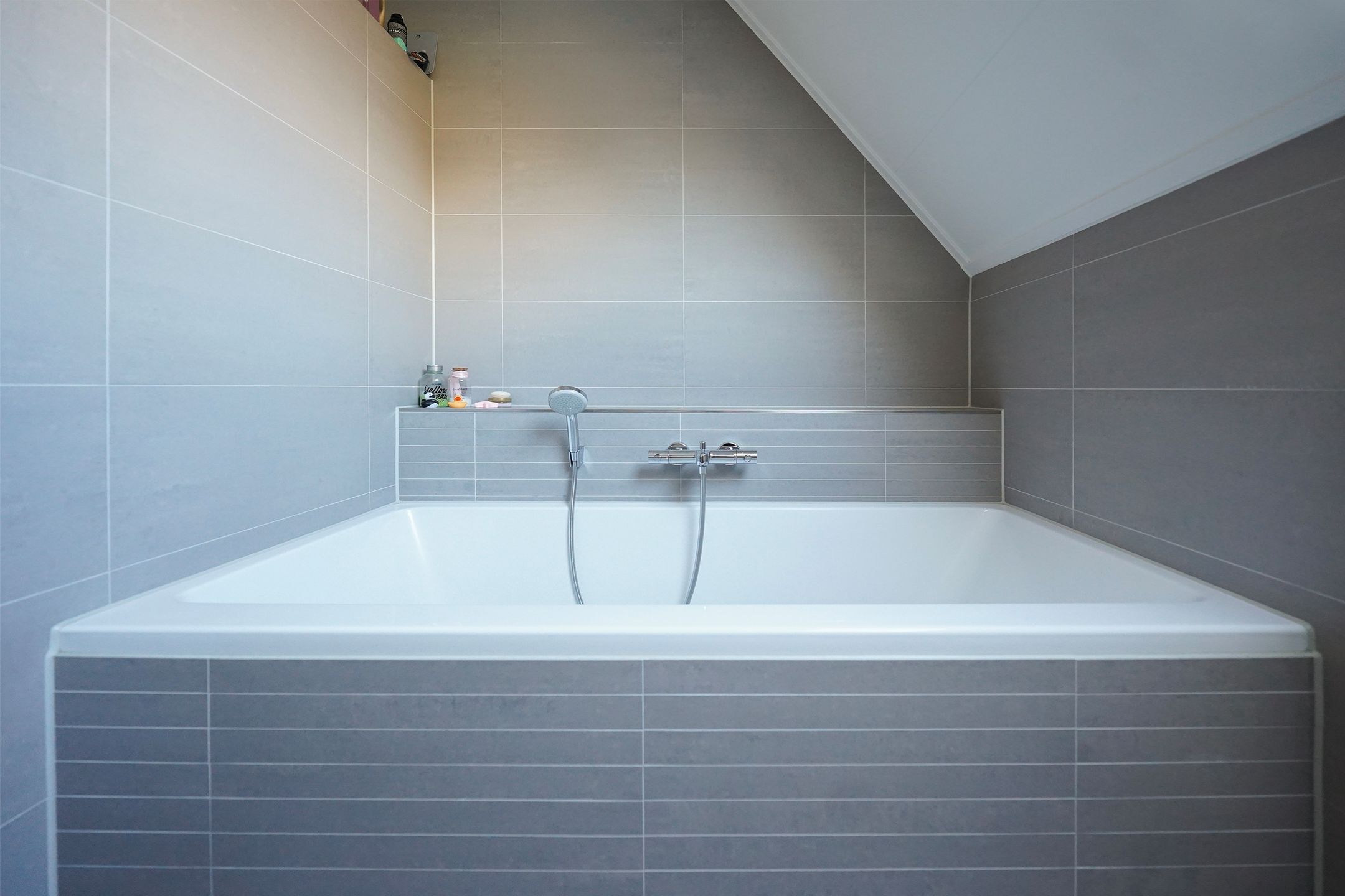 Foto 48 van Mennestraat 75