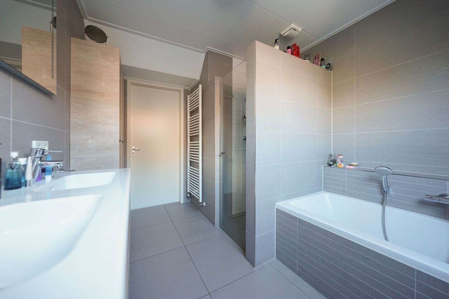 Foto 49 van Mennestraat 75