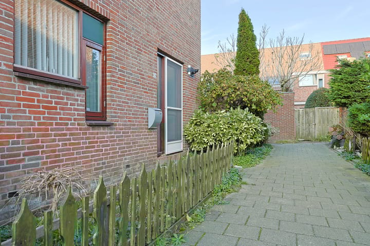 Foto 6 van Papegaaistraat 38