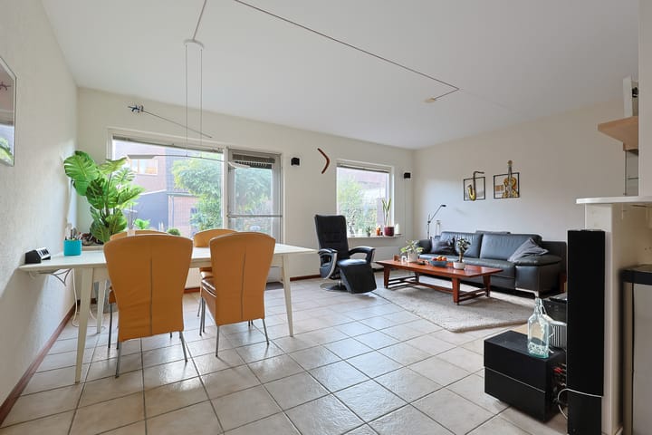 Foto 12 van Papegaaistraat 38