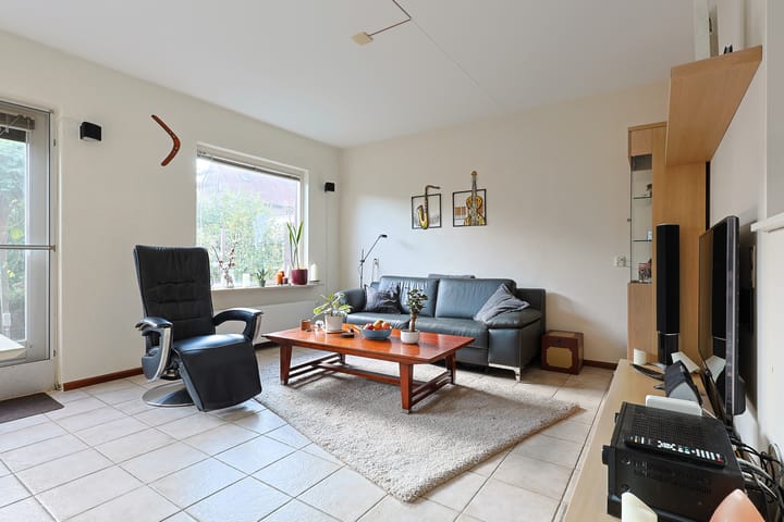 Foto 16 van Papegaaistraat 38