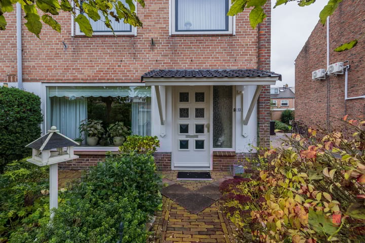 Foto 4 van Van Baerlestraat 13