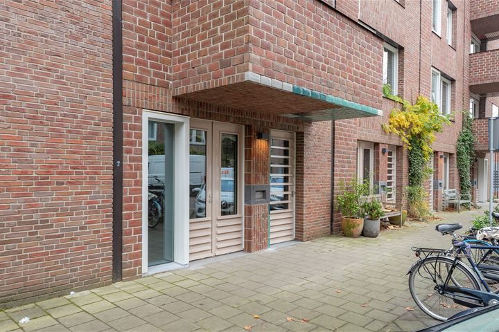 View photo 27 of Laing's Nekstraat 3