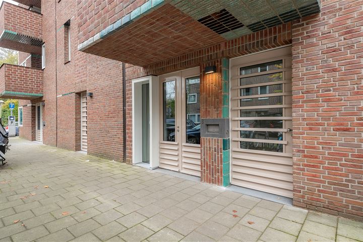 View photo 28 of Laing's Nekstraat 3