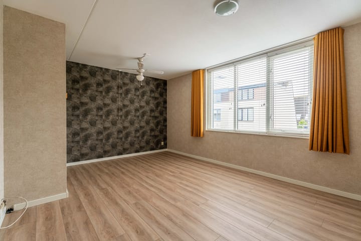 Photo 12 of Heintje Davidsweg 59