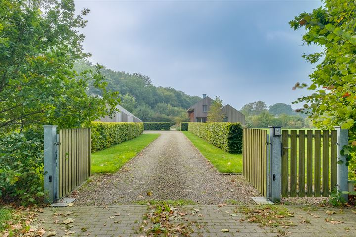 View photo 47 of Mastlerweg 3