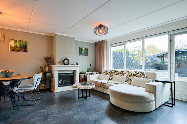 Foto 4 van Steenuil 64