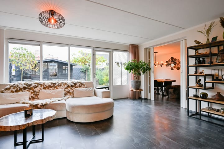 Photo 6 of Steenuil 64