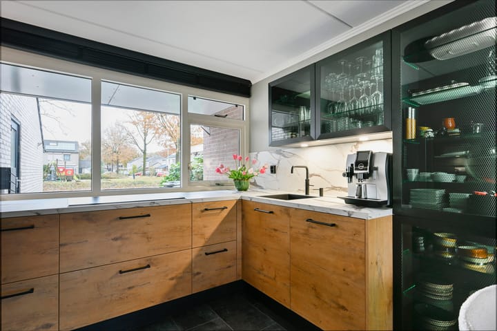 Photo 9 of Steenuil 64