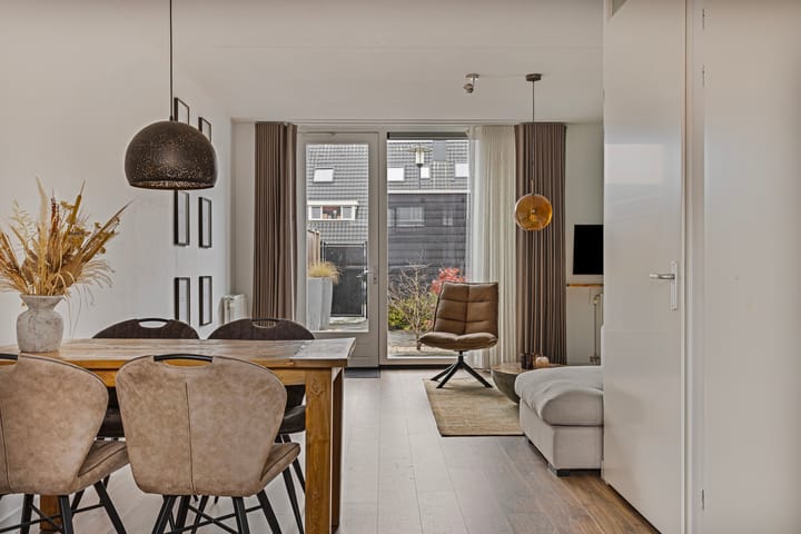 Foto 6 van John Lennonplein 45