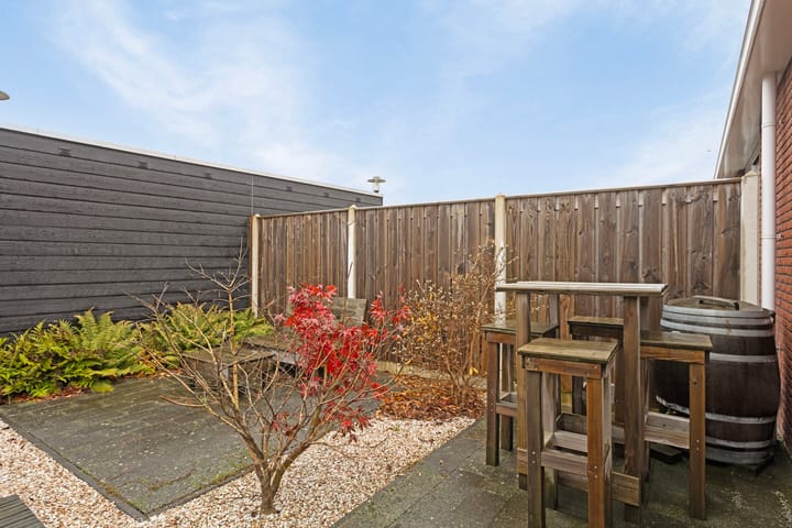 Foto 21 van John Lennonplein 45