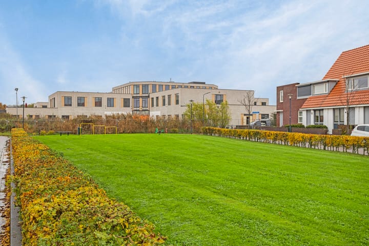 Foto 25 van John Lennonplein 45