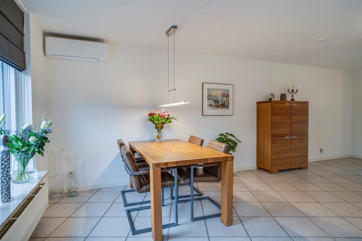 Photo 11 of Vesta 17