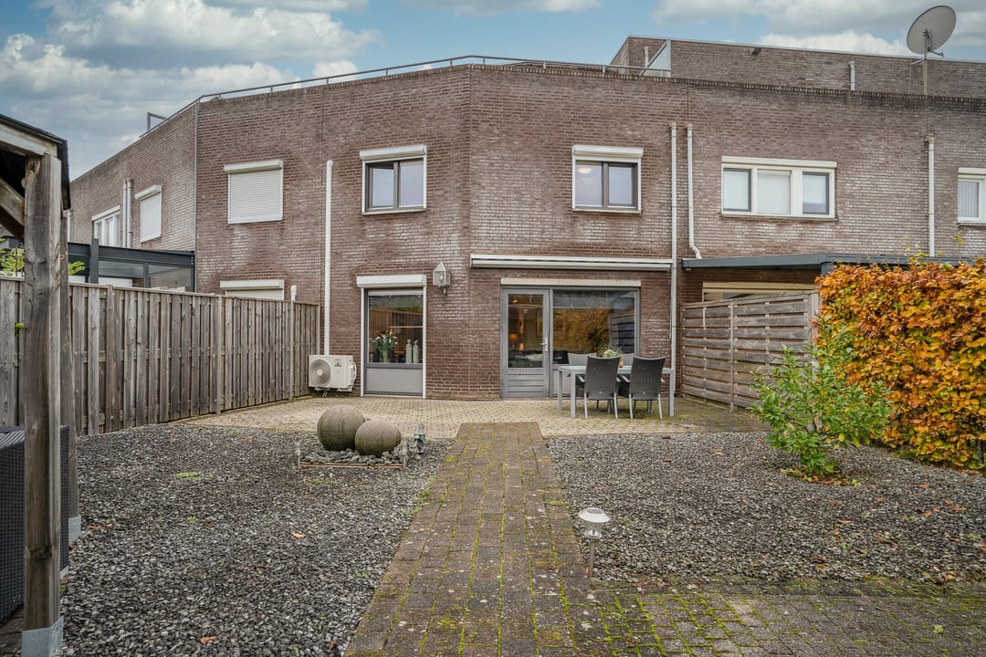 Photo 23 of Vesta 17