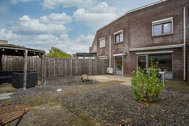 Photo 27 of Vesta 17