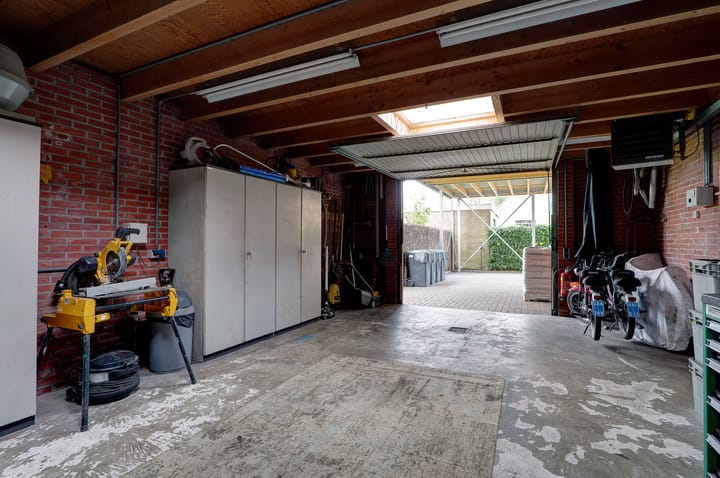 Photo 32 of Jan Binneswei 16