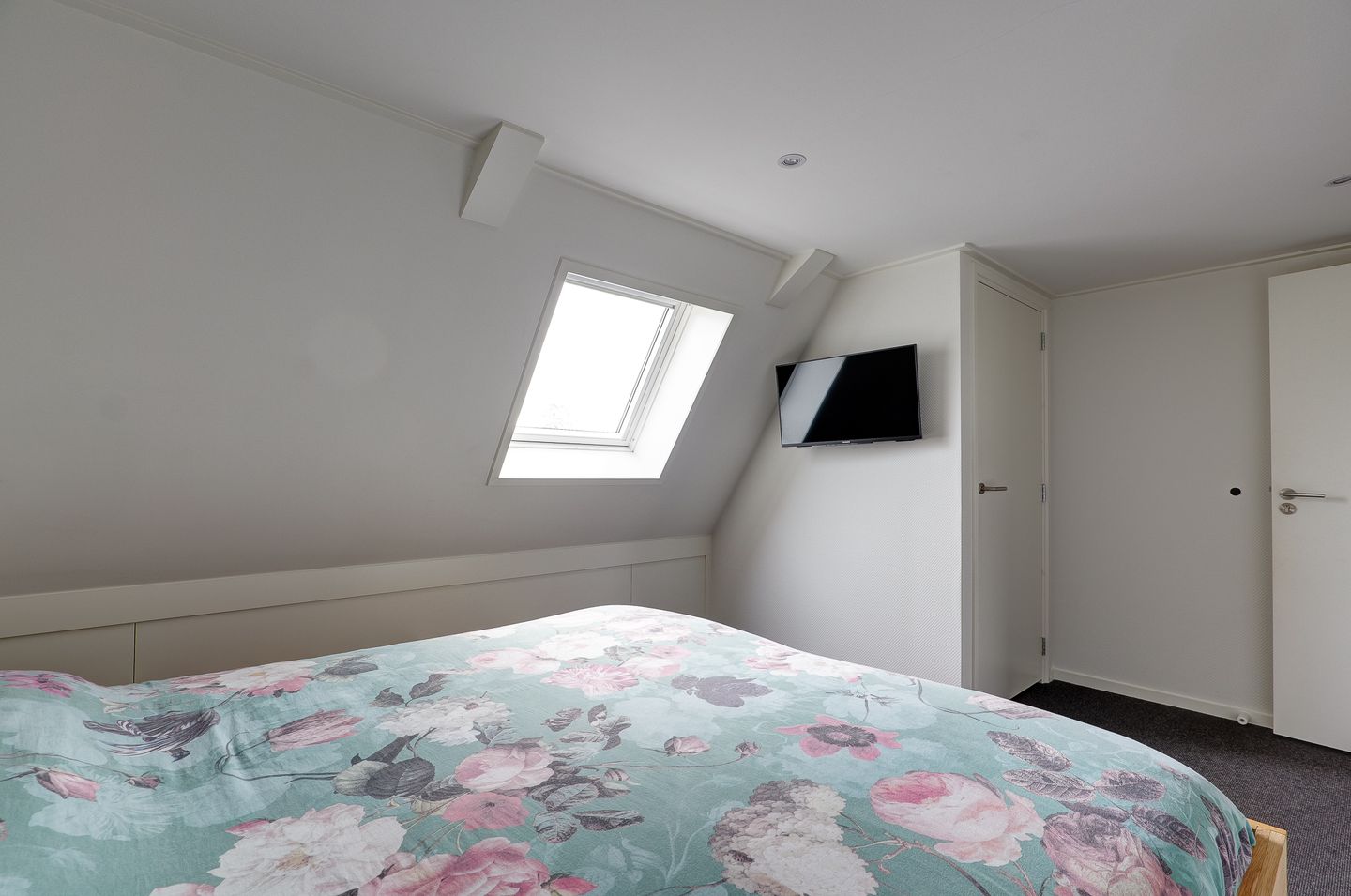 Photo 40 of Jan Binneswei 16