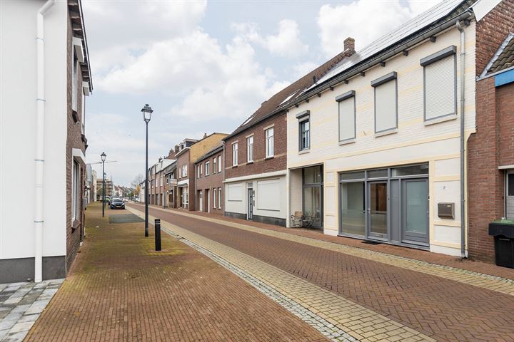 Bekijk foto 2 van Feurthstraat 13