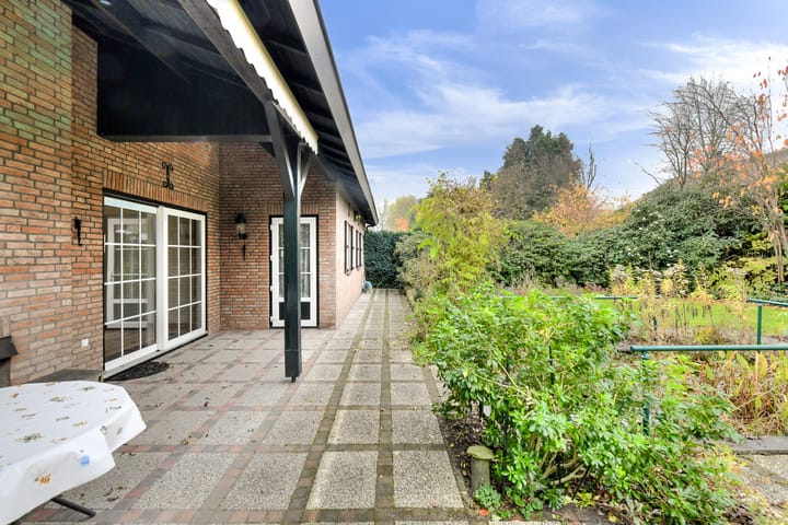 Photo 40 of Burgemeester van Oerslaan 54