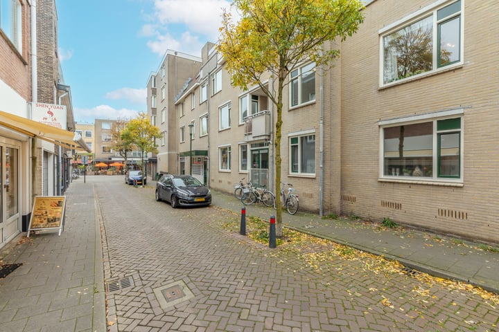 View photo 2 of Nieuwe Doelenstraat 7-2