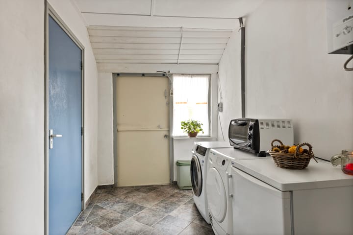 Photo 44 of Veenweg 10