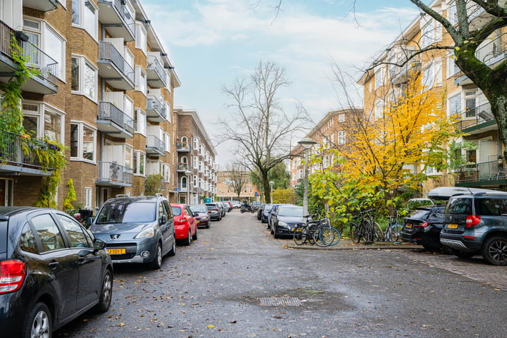 Bekijk foto 31 van Lanseloetstraat 4-H