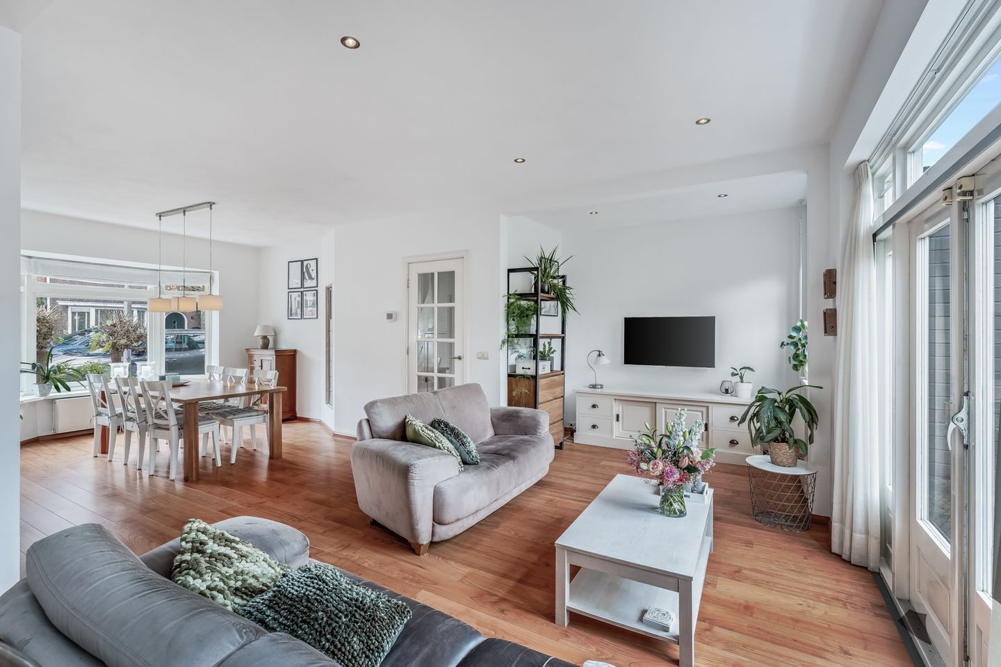 Photo 5 of De Surmontstraat 15