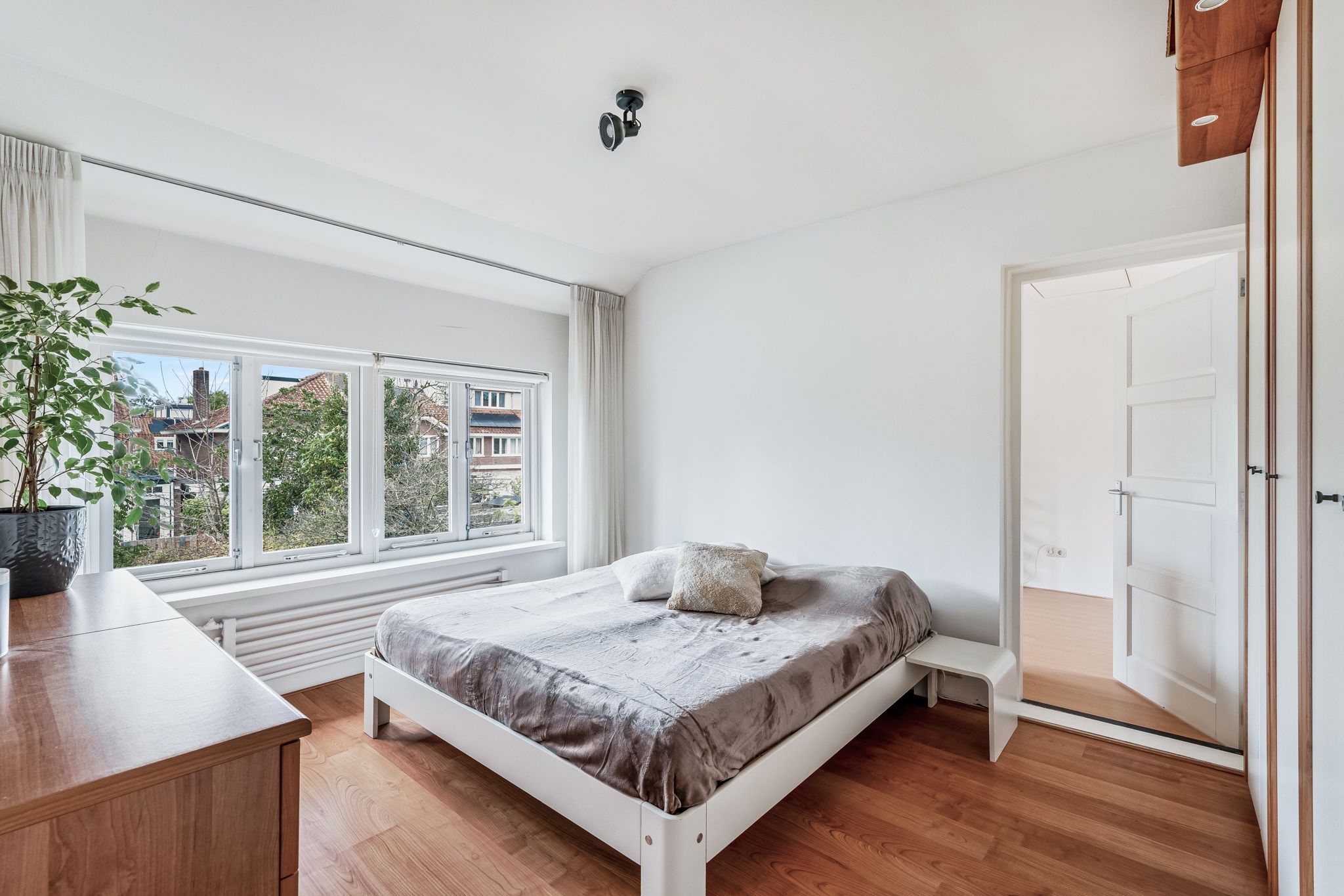 Photo 18 of De Surmontstraat 15