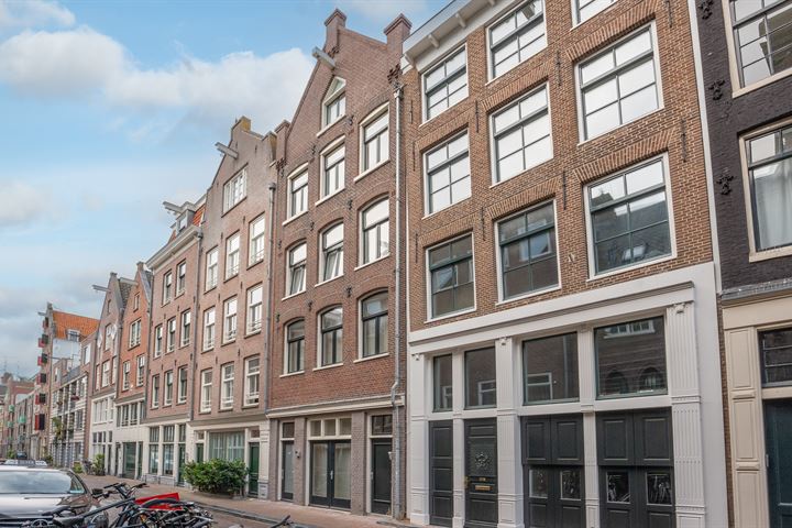 Bekijk foto 1 van Bloemstraat 162-3