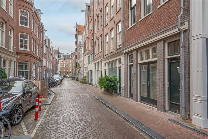 Bekijk foto 10 van Bloemstraat 162-3