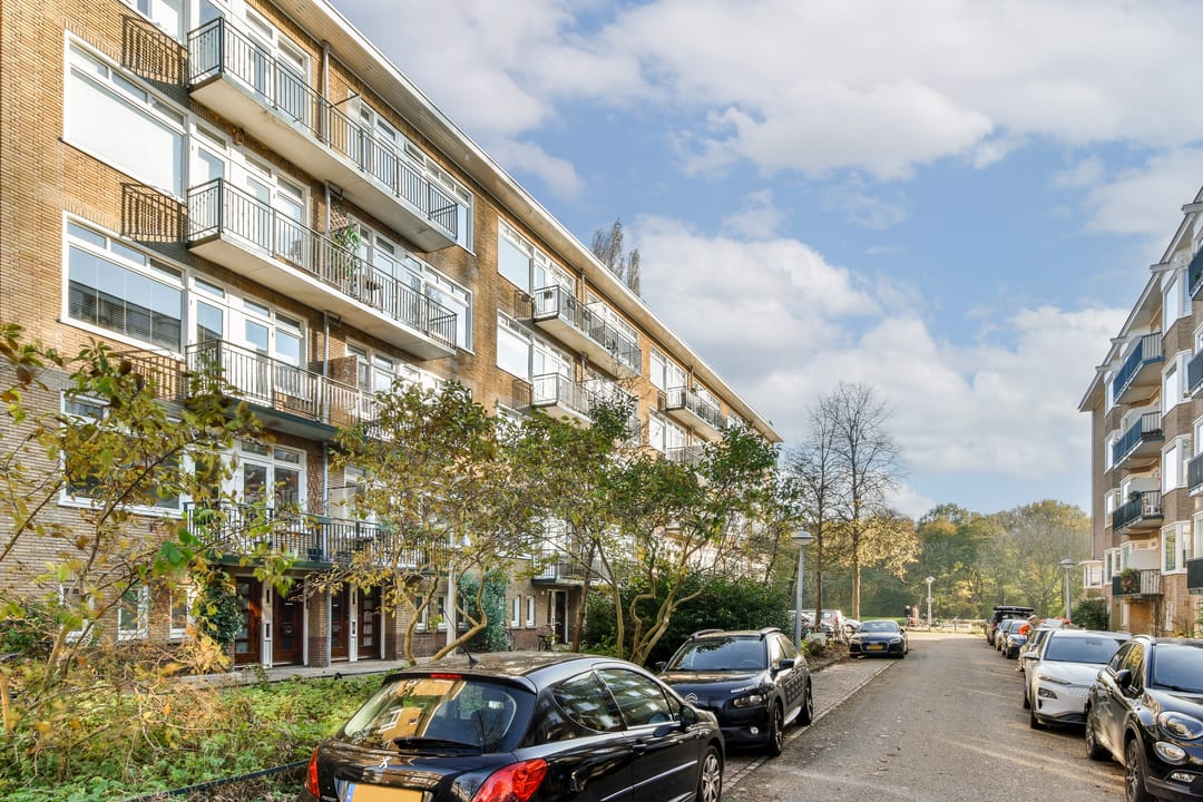 Photo 2 of Esmoreitstraat 14-3