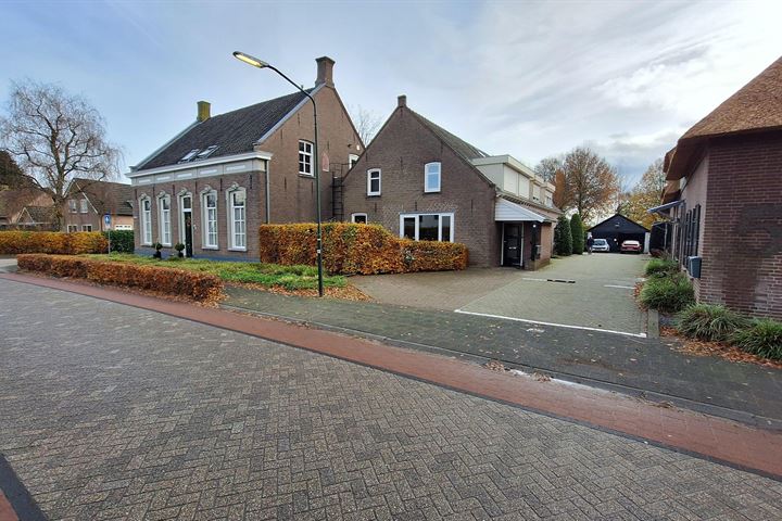 Bekijk foto 1 van Kerkeind 3