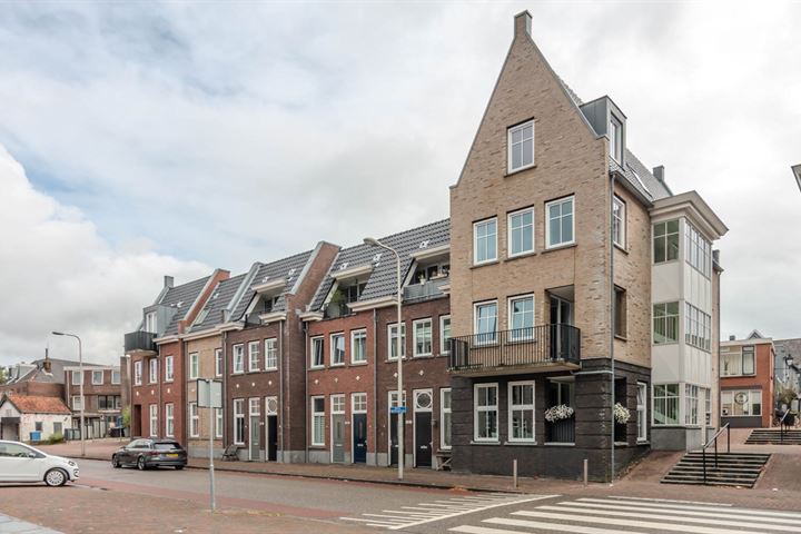 Bekijk foto 1 van Torenstraat 8