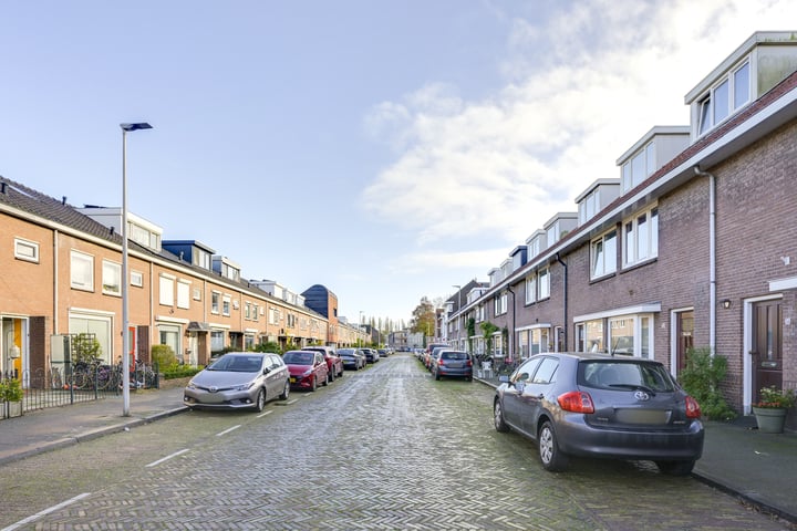 Bekijk foto 38 van Mijdrechtstraat 50