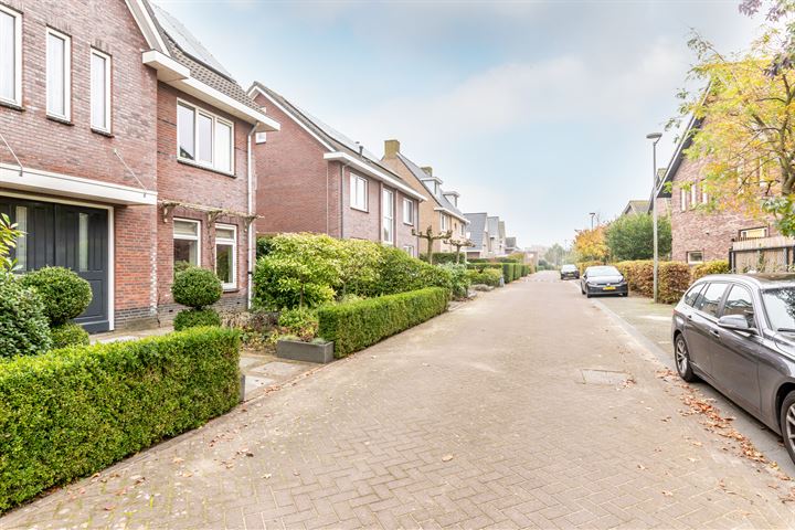 Bekijk foto 37 van Ernest Shackletonstraat 14