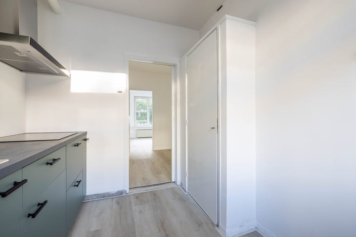 Photo 6 of Meent 31-B