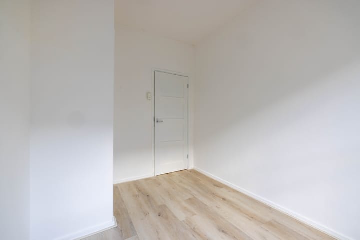 Photo 13 of Meent 31-B