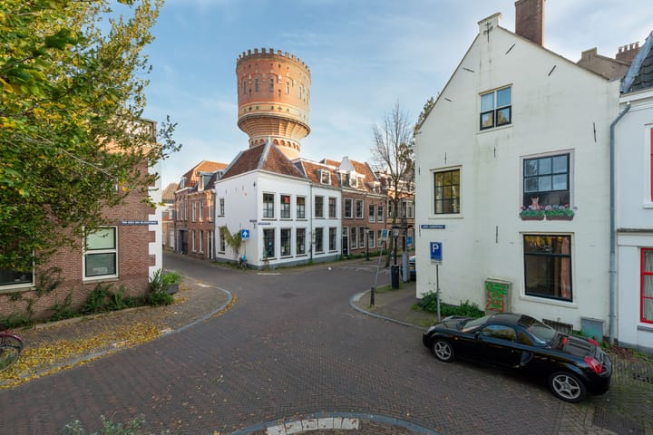 Foto 2 van Predikherenkerkhof 24