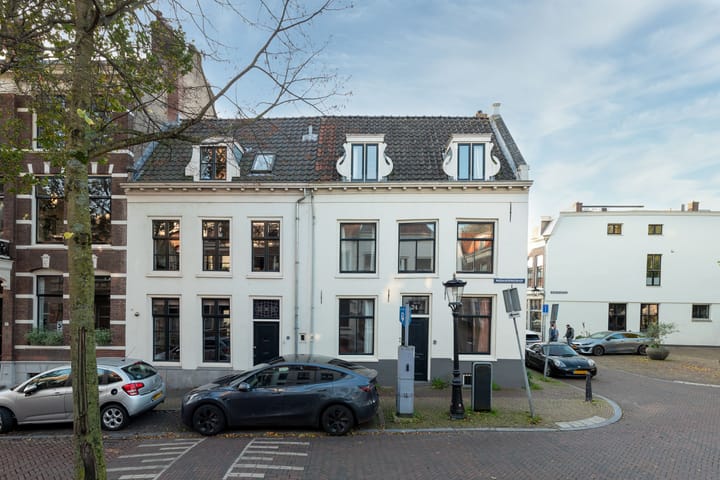 Foto 3 van Predikherenkerkhof 24