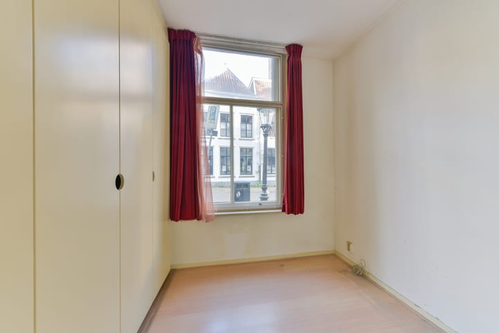 Foto 12 van Predikherenkerkhof 24