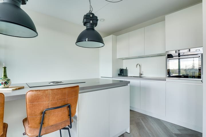 Foto 11 van San Marinostraat 145