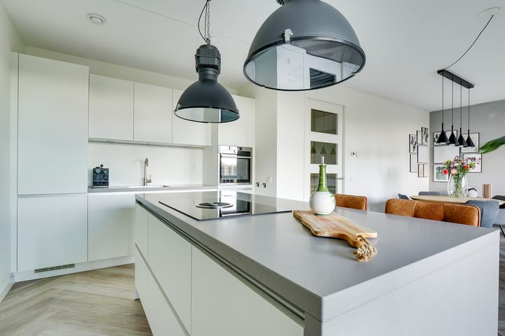 Foto 12 van San Marinostraat 145