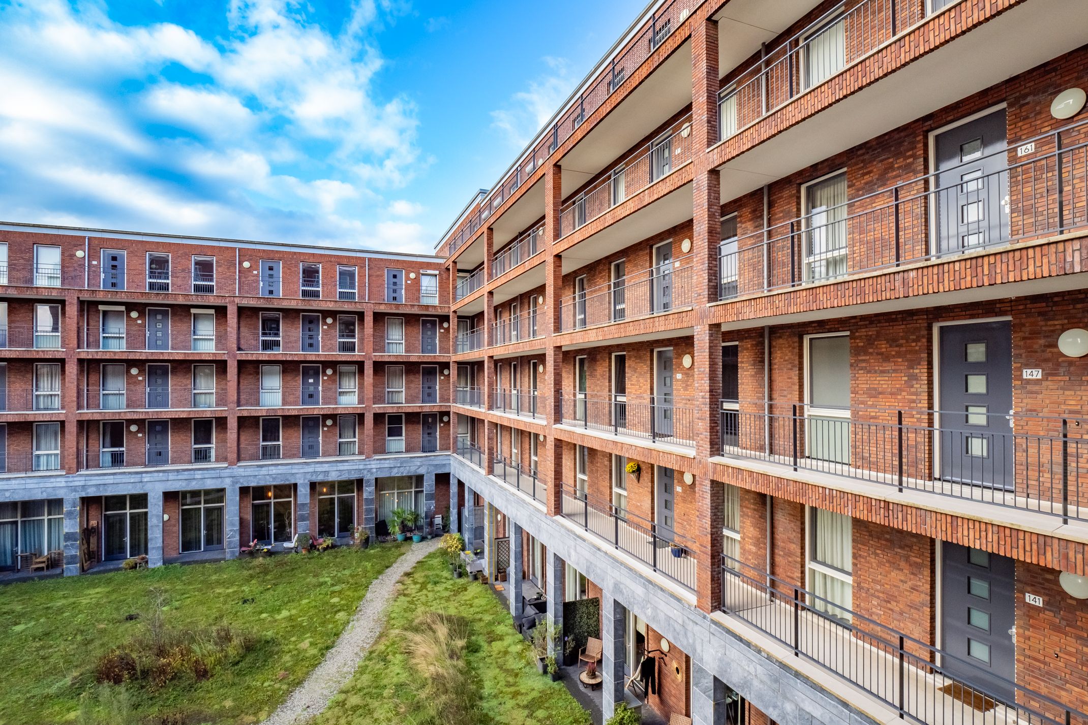 Foto 39 van San Marinostraat 145