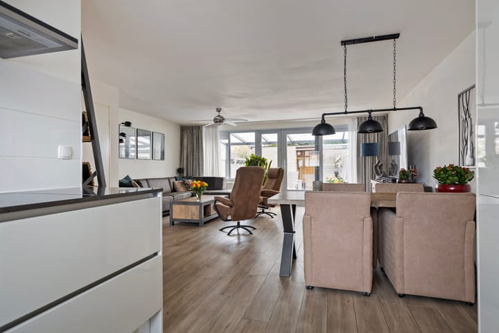 Foto 12 van Moutmolenstraat 8