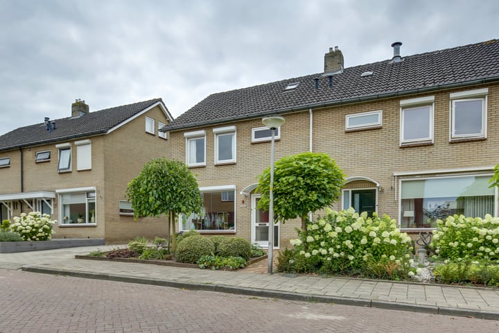 Bekijk foto 2 van Joost van den Vondelstraat 8