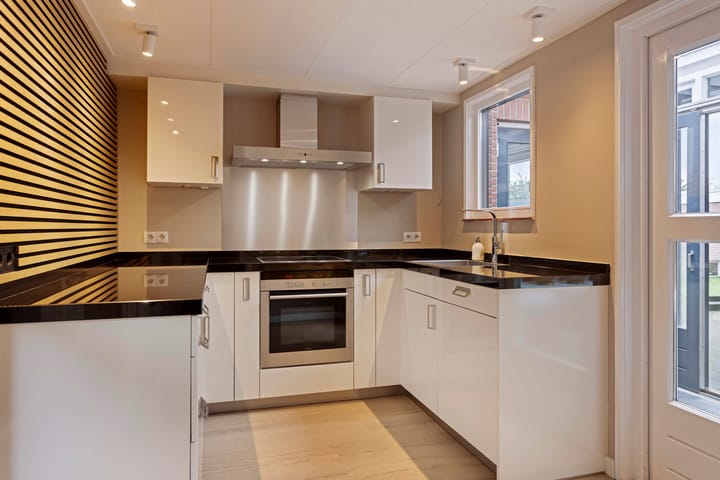 Foto 10 van Eschstraat 3